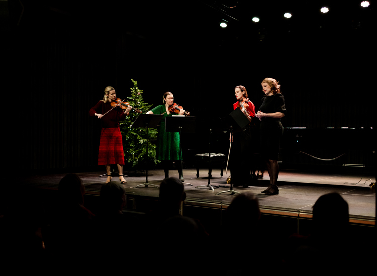 Klassiske Forjulstoner 221225 Arina Karbovskaya 185