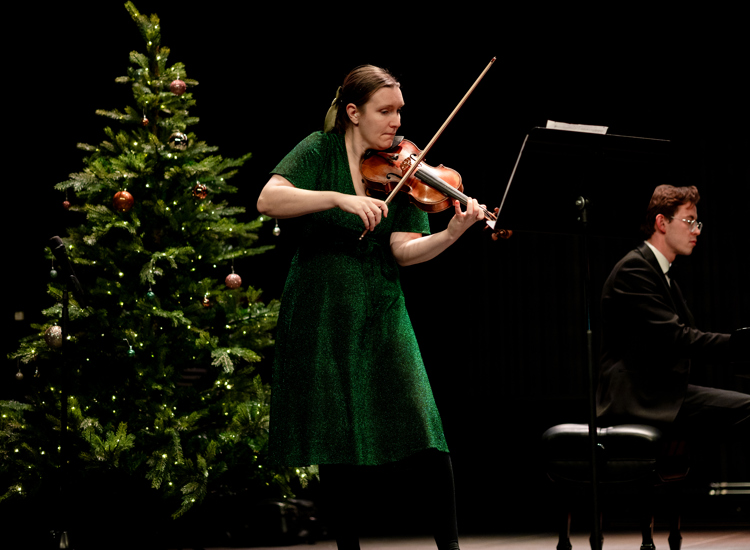 Klassiske Forjulstoner 221225 Arina Karbovskaya 153 (1)