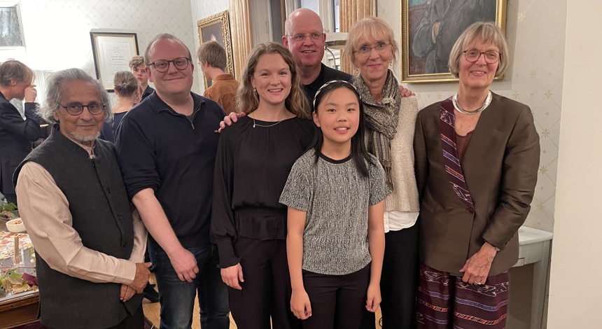 Anup Rej (f.v.), Ole Rasmus Bjerke,  Ingvild Gomnæs Loen, Alf Richard Kraggerud, Scarlett, Mona Kleven og Ragne Birte Lund på Ånun Lund Rej Minnefonds prisutdelingen 22. september 2026.