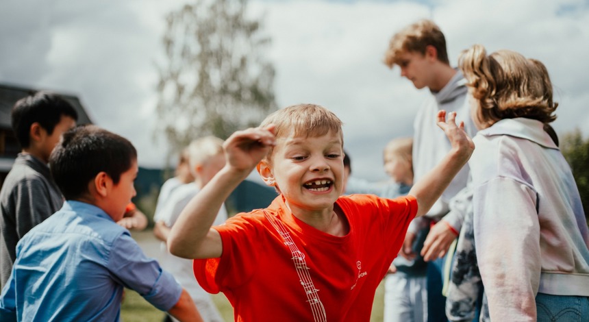 587598557 1435441688587600 1658391576445049673 N